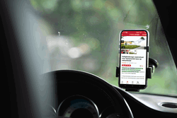 Auto Smartphone Omroep Flevoland min